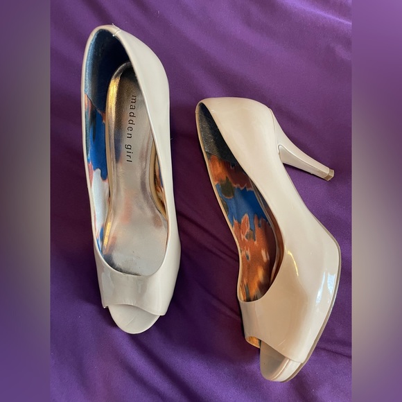 Size 9 madden girl pumps - Picture 2 of 2